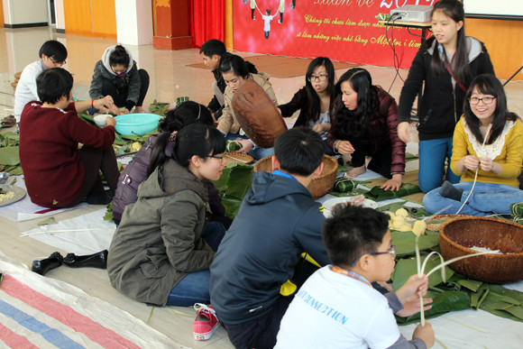 Gói bánh chưng xanh mang Tết đến đồng bào nghèo ảnh 4 Gói bánh chưng xanh mang Tết đến đồng bào nghèo ảnh 4