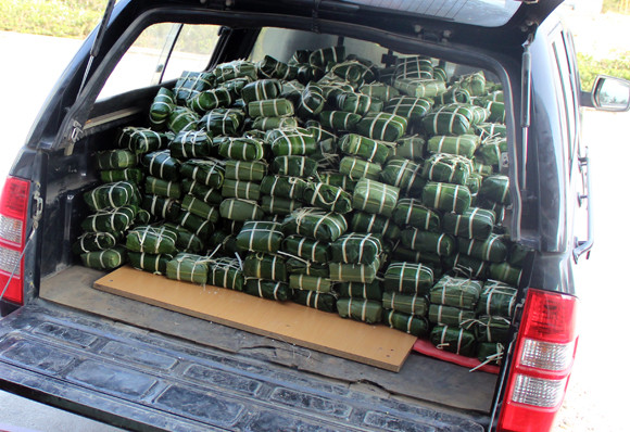 Gói bánh chưng xanh mang Tết đến đồng bào nghèo ảnh 14 Gói bánh chưng xanh mang Tết đến đồng bào nghèo ảnh 14