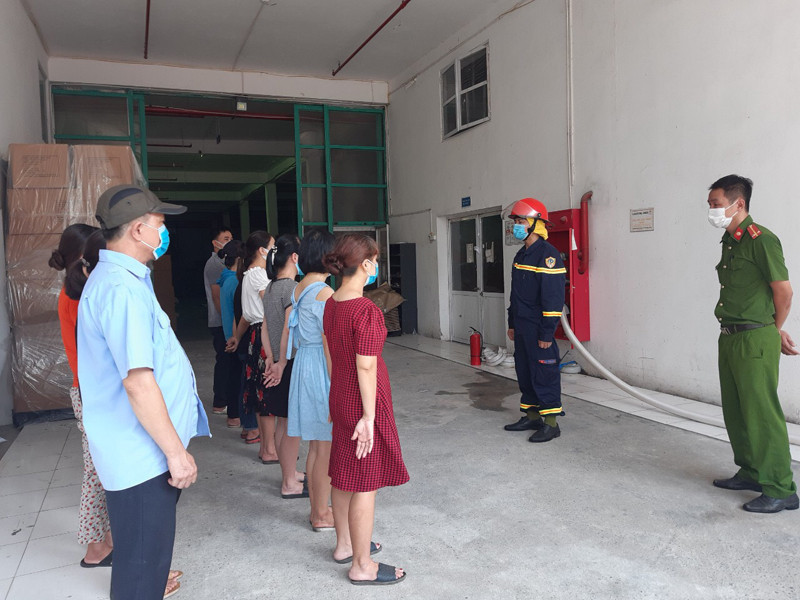 Đội Cảnh sát PCCC&amp;CNCH - Công an huyện Hoài Đức thực tập phương án chữa cháy và cứu nạn cứu hộ tại Công ty TNHH Việt Nam - Woosung xã An Thượng, huyện Hoài Đức.