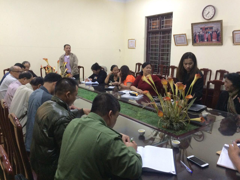 Trao đổi, nắm bắt thông tin tại xã Tứ Hiệp