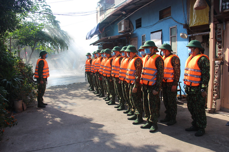 Giả định vào hồi 09h ngày 14 tháng 11 năm 2020, do ảnh hưởng của gió mùa đông bắc và áp thấp nhiệt đới dẫn đến mưa lớn kéo dài trên diện rộng khắp khu vực miền Bắc làm đập thủy điện Hòa Bình phải xả lũ nên mực nước sông Hồng đoạn qua địa phận Hà Nội đạt mức báo động cấp II, cấp báo động có thể gây nguy hiểm cho người dân và công trình hai bên bờ đê sông Hồng, nên các lực lượng được huy động giúp dân.