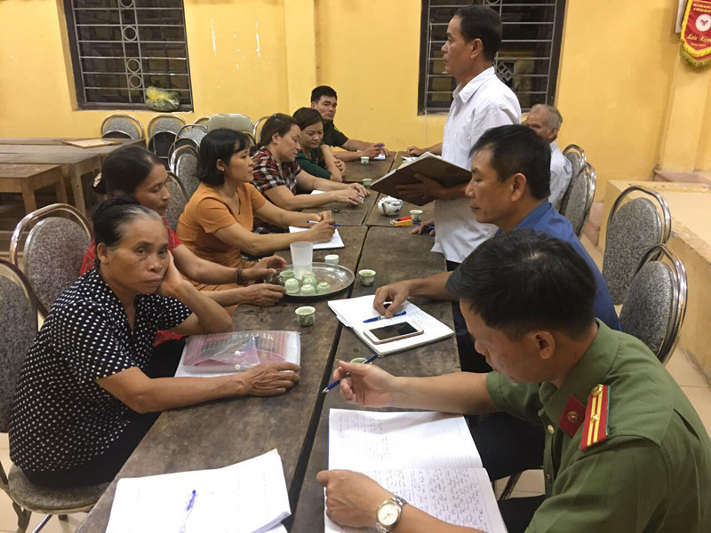 Lực lượng Công an họp, trao đổi thông tin tại xã Duyên Hà