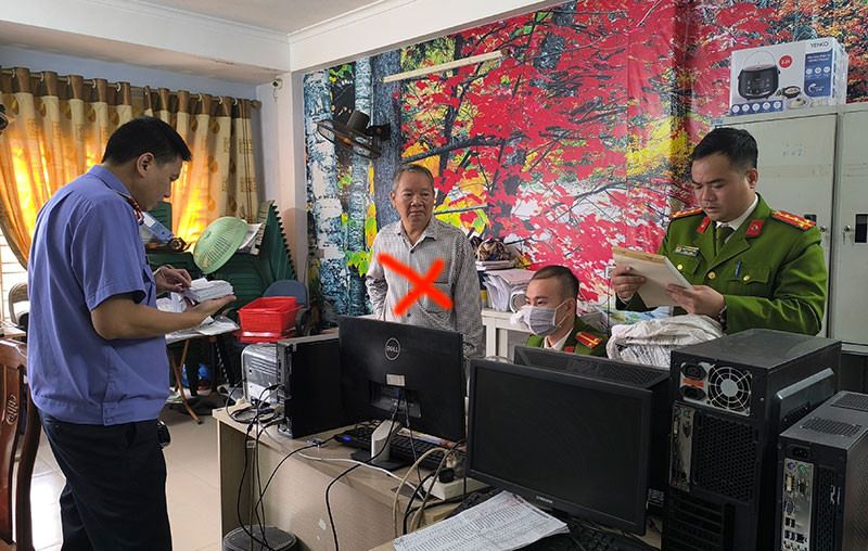 Cơ quan Công an khám xét nơi ở của đối tượng Nguyễn Văn Cao