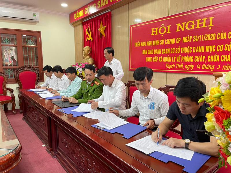 UBND huyện Thạch Thất tổ chức Lễ ký kết bàn giao danh mục cơ sở PCCC cho cấp xã quản lý theo nghị định 136/NĐ - CP UBND huyện Thạch Thất tổ chức Lễ ký kết bàn giao danh mục cơ sở PCCC cho cấp xã quản lý theo nghị định 136/NĐ - CP