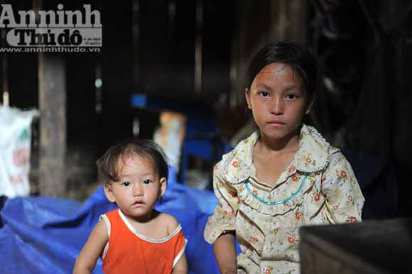 Những đứa trẻ ở bản "siêu đẻ" Mỏ Ba ảnh 4