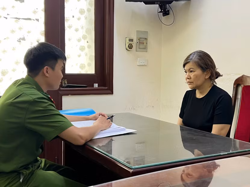 Cơ quan CSĐT ghi lời khai đối tượng Lục Thị Thanh Bình Cơ quan CSĐT ghi lời khai đối tượng Lục Thị Thanh Bình