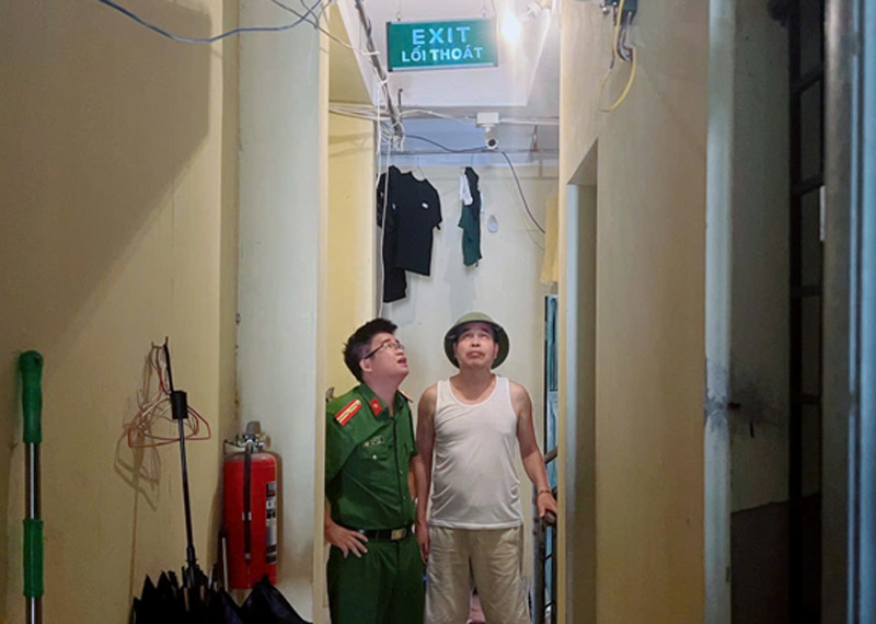 Hướng dẫn sử dụng, kiểm tra, bảo dưỡng phương tiện đèn chiếu sáng sự cố, đèn chỉ dẫn thoát nạn