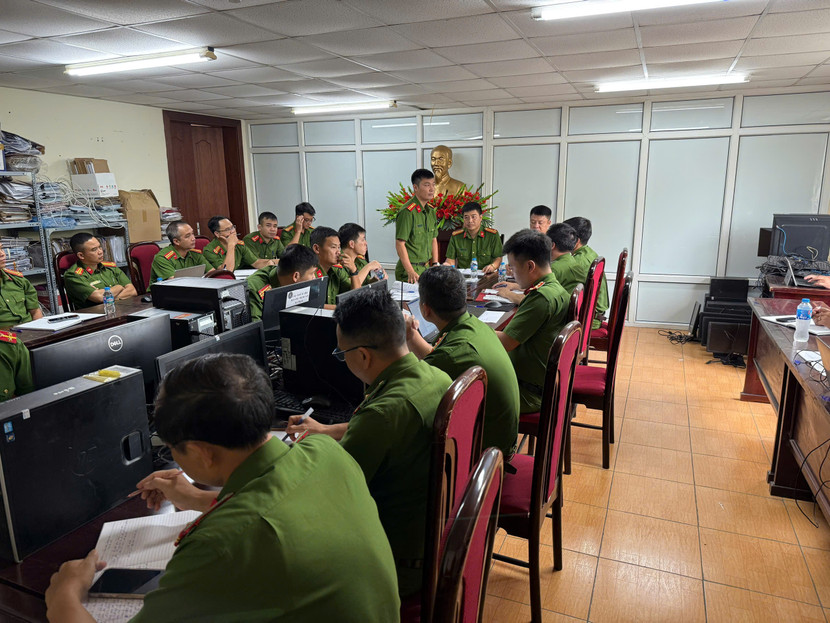 Đoàn công tác hướng dẫn triển khai các nhiệm vụ trọng tâm trong công tác PCCC tại phường Đại Mỗ Đoàn công tác hướng dẫn triển khai các nhiệm vụ trọng tâm trong công tác PCCC tại phường Đại Mỗ