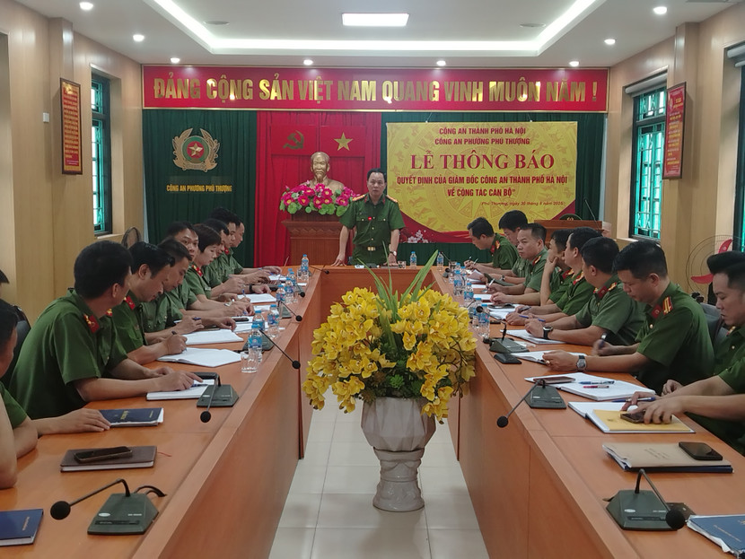 Đại tá Lê Văn Tuân phát biểu chỉ đạo tại Công an phường Phú Thượng