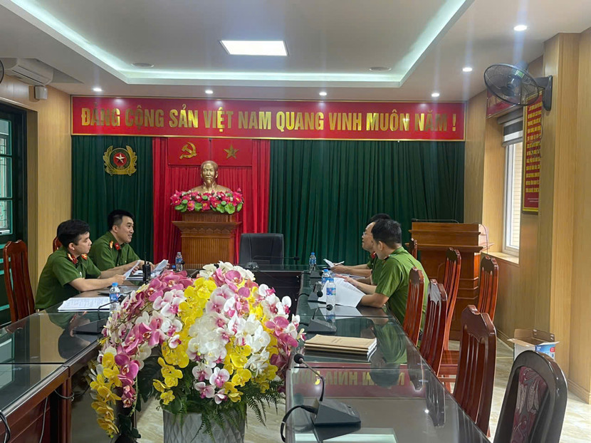 Tổ công tác chữa cháy khu vực số 14 làm việc với CAP Tây Hồ