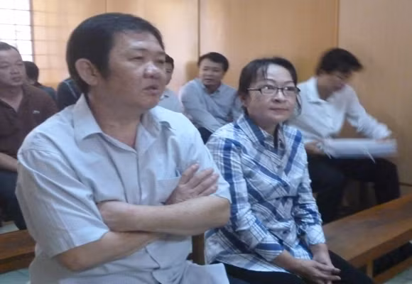 Cặp vợ chồng giám đốc chiếm đoạt hơn trăm tỷ đồng, bỏ trốn sang Mỹ định cư ảnh 1