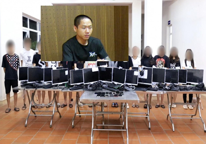 Đối tượng Long và các "nhân viên" cùng tang vật vụ án Đối tượng Long và các "nhân viên" cùng tang vật vụ án