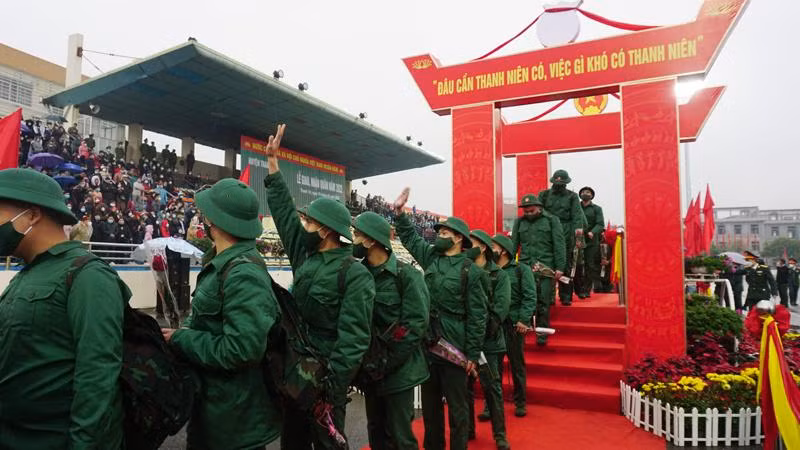 Các tân binh huyện Thanh Trì tự hào lên đường nhập ngũ