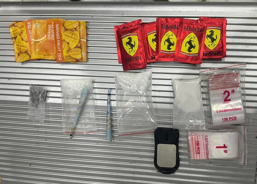 Vỏ bao bì ma túy rất dễ nhầm lẫn với sản phẩm bánh kẹo nên nhiều học sinh đã mua nhầm Vỏ bao bì ma túy rất dễ nhầm lẫn với sản phẩm bánh kẹo nên nhiều học sinh đã mua nhầm