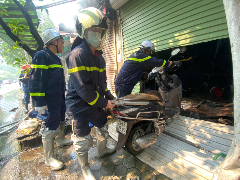 Vụ cháy thiết bị điện do ra khỏi nhà, gia chủ quên không tắt xảy ra tại quận Bắc Từ Liêm Vụ cháy thiết bị điện do ra khỏi nhà, gia chủ quên không tắt xảy ra tại quận Bắc Từ Liêm