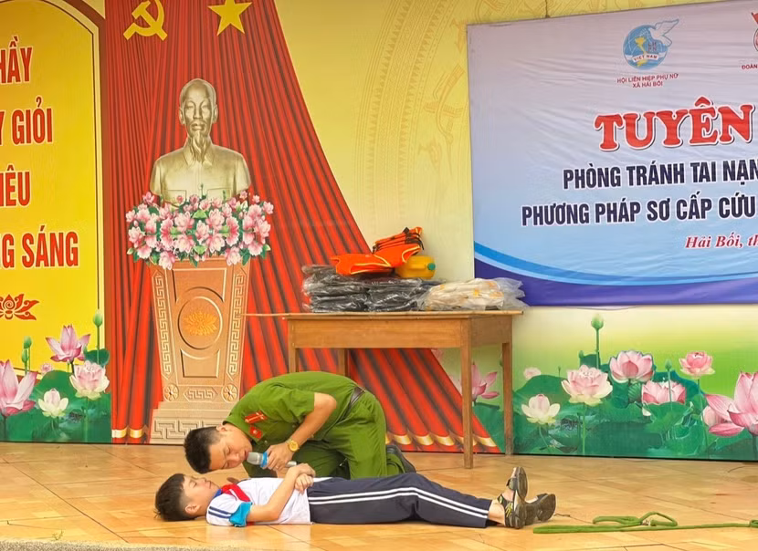 Hướng dẫn thực hành kỹ năng cứu người bị đuối nước