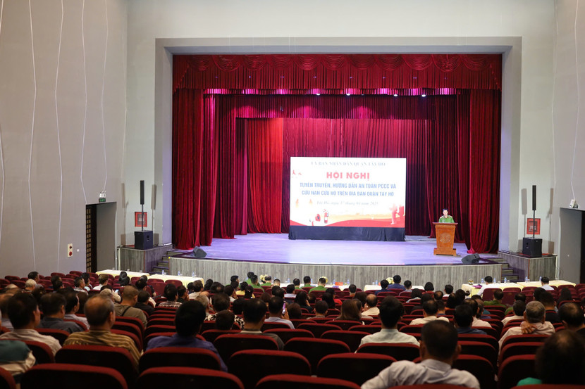 Các đại biểu tham dự hội nghị Các đại biểu tham dự hội nghị