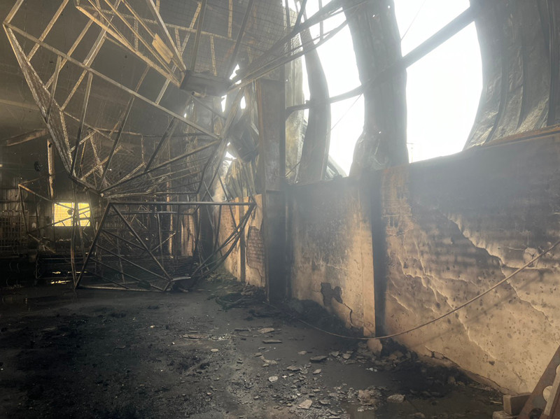 Nhà xưởng bị sập đổ tường, mái tôn