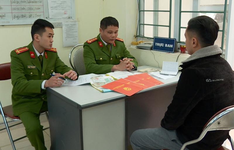 Cơ quan Công an ghi lời khai đối tượng vi phạm Cơ quan Công an ghi lời khai đối tượng vi phạm