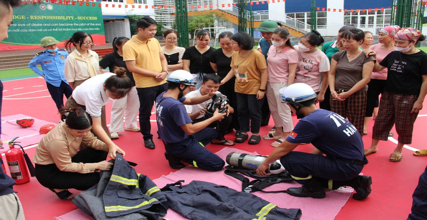 Trải nghiệm sử dụng mặt nạ phòng độc