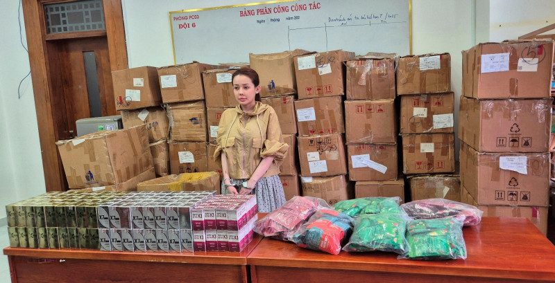 Ngân &quot;98&quot; bị bắt về hành vi sản xuất, buôn bán thực phẩm giả