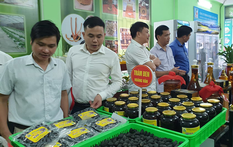 Các đơn vị tham gia gian hàng giới thiệu sản phẩm nông nghiệp sạch Các đơn vị tham gia gian hàng giới thiệu sản phẩm nông nghiệp sạch