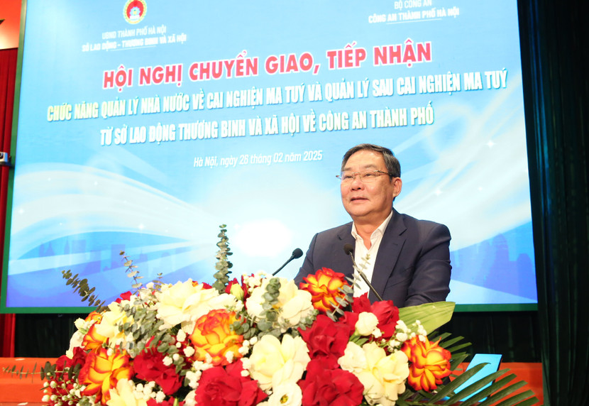 Đồng chí Lê Hồng Sơn - Phó Chủ tịch Thường trực UBND thành phố, Trưởng ban chỉ đạo 89 thành phố Hà Nội phát biểu tại hội nghị Đồng chí Lê Hồng Sơn - Phó Chủ tịch Thường trực UBND thành phố, Trưởng ban chỉ đạo 89 thành phố Hà Nội phát biểu tại hội nghị