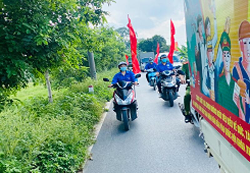 Công an xã Yên Thường phối hợp Đoàn thanh niên xã thực hiện “Ngày thứ 7 tình nguyện“ tuyên truyền lưu động phòng chống dịch Covid-19 và phòng cháy, chữa cháy tới từng đường, ngõ