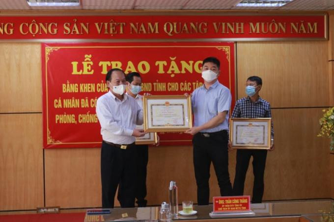 Ông ty TNHH Khải Thừa Việt Nam đã được Chủ tịch UBND tỉnh Bắc Giang trao tặng bằng khen trong công tác phòng chống Covid-19 Ông ty TNHH Khải Thừa Việt Nam đã được Chủ tịch UBND tỉnh Bắc Giang trao tặng bằng khen trong công tác phòng chống Covid-19