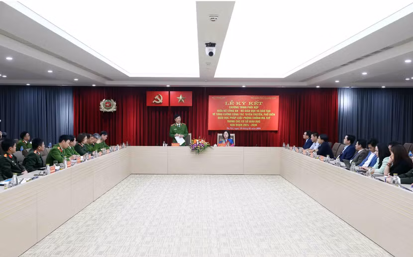 Thứ trưởng Nguyễn Duy Ngọc phát biểu tại Lễ ký kết