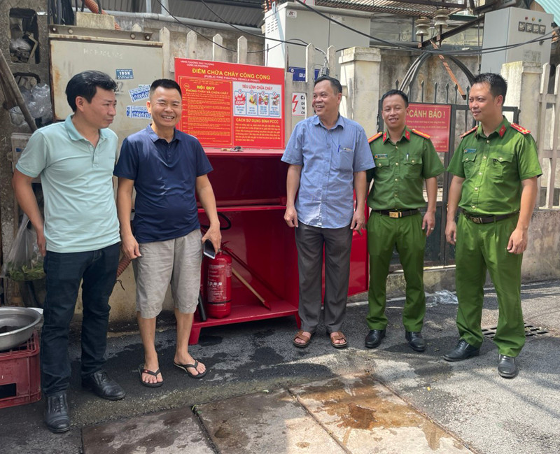 Phường Phú Thượng triển khai mô hình Tổ liên gia an toàn PCCC và ra mắt điểm chữa cháy công cộng Phường Phú Thượng triển khai mô hình Tổ liên gia an toàn PCCC và ra mắt điểm chữa cháy công cộng