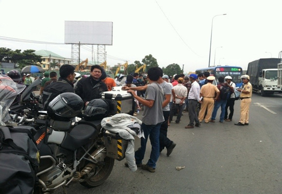 Đoàn mô tô caravan Thái Lan bị chặn, xử lý vì vi phạm an toàn giao thông ảnh 1