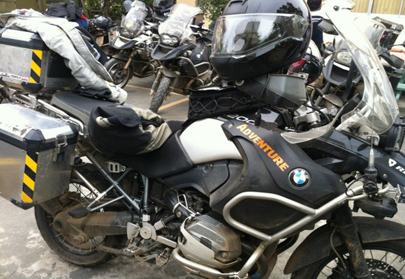 Đoàn mô tô caravan Thái Lan bị chặn, xử lý vì vi phạm an toàn giao thông ảnh 3