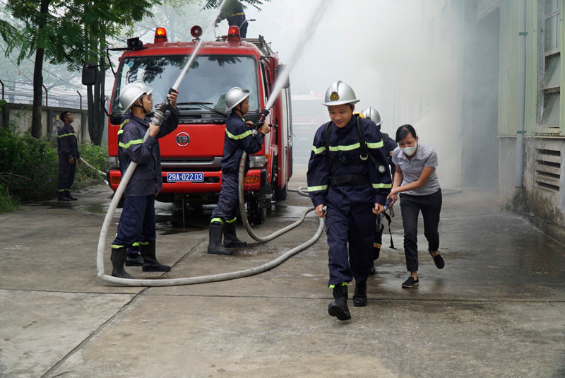 Diễn tập phòng cháy, cứu nạn, cứu hộ tại công ty sen vòi Viglacera Diễn tập phòng cháy, cứu nạn, cứu hộ tại công ty sen vòi Viglacera