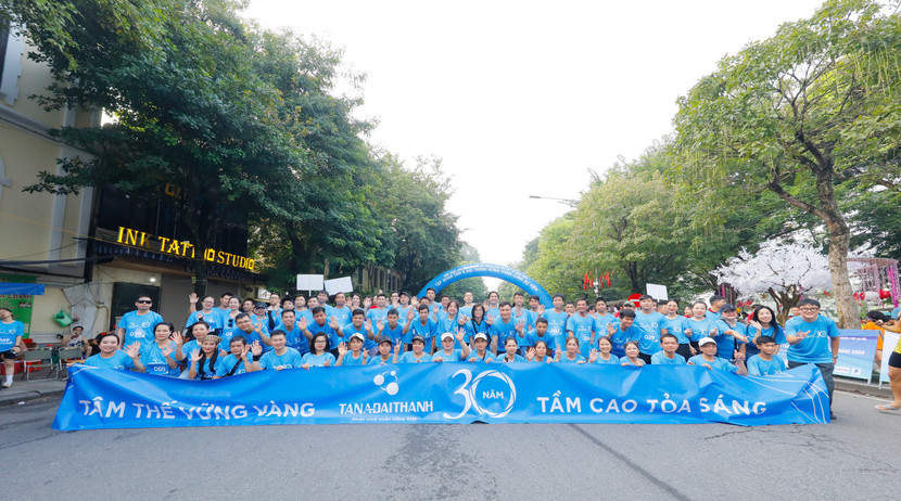 Hơn 300 cán bộ - công nhân viên Tập đoàn Tân Á Đại Thành tham gia Giải chạy