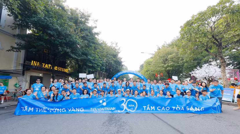 Hơn 300 cán bộ - công nhân viên Tập đoàn Tân Á Đại Thành tham gia Giải chạy Hơn 300 cán bộ - công nhân viên Tập đoàn Tân Á Đại Thành tham gia Giải chạy