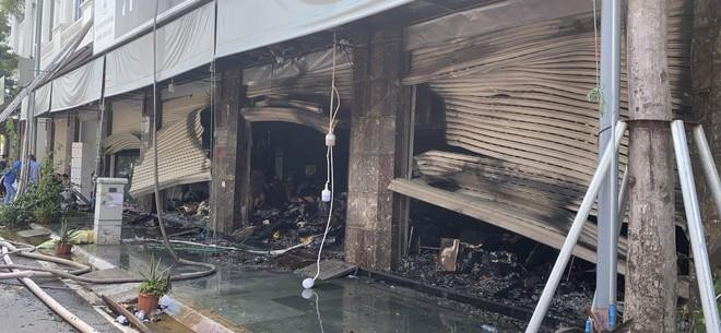 Vụ cháy tại cửa hàng quần áo ở chợ Ninh Hiệp đã gây thiệt hại hàng tỷ đồng