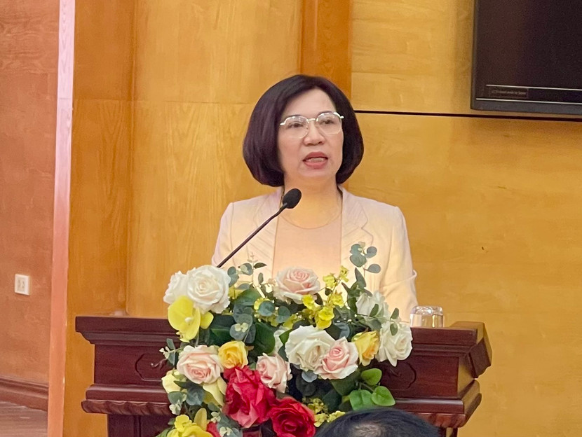 Bí thư Quận ủy, Chủ tịch Hội đồng nhân dân quận Tây Hồ Lê Thị Thu Hằng phát biểu kết luận hội nghị