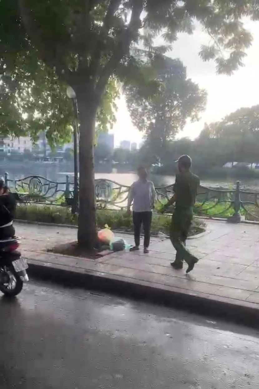 CAQ Tây Hồ tuyên truyền và kiên quyết xửl ý vi phạm về VSMT