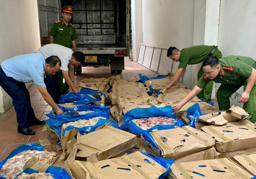 Đội CSKT phối hợp xử lý nhiều vụ việc vi phạm về thực phẩm, môi trường