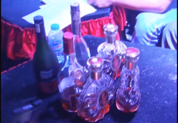 Diễn biến mới nhất vụ đột kích vũ trường 02 Gold Club ảnh 6