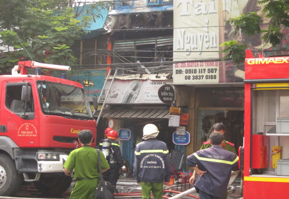 Cháy lớn tại trung tâm TPHCM ảnh 5