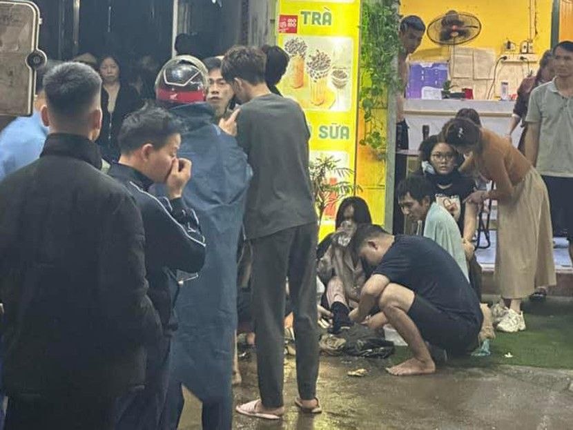 Một phụ nữ bị hoảng sợ đã được đưa đến nơi an toàn