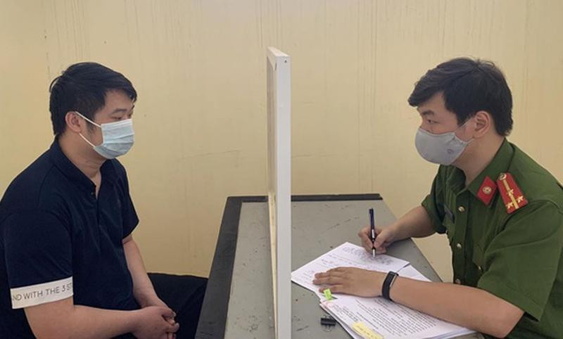 Cơ quan CSĐT ghi lời khai đối tượng Hưng