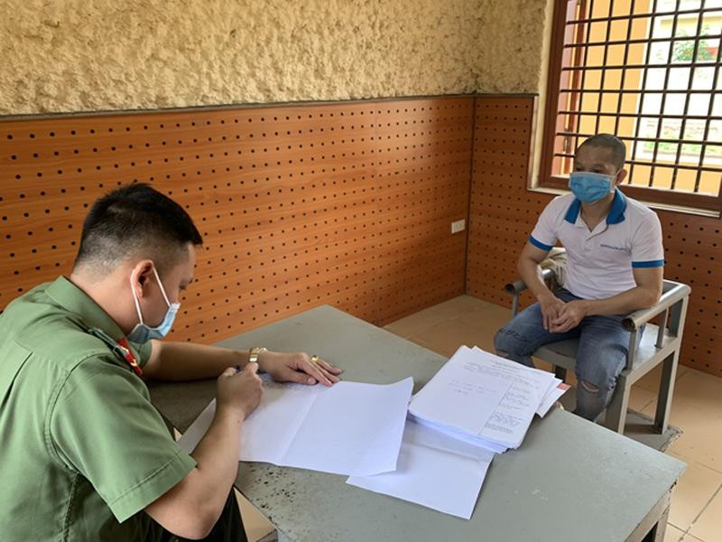 Cơ quan ANĐT ghi lời khai đối tượng Kiên Cơ quan ANĐT ghi lời khai đối tượng Kiên