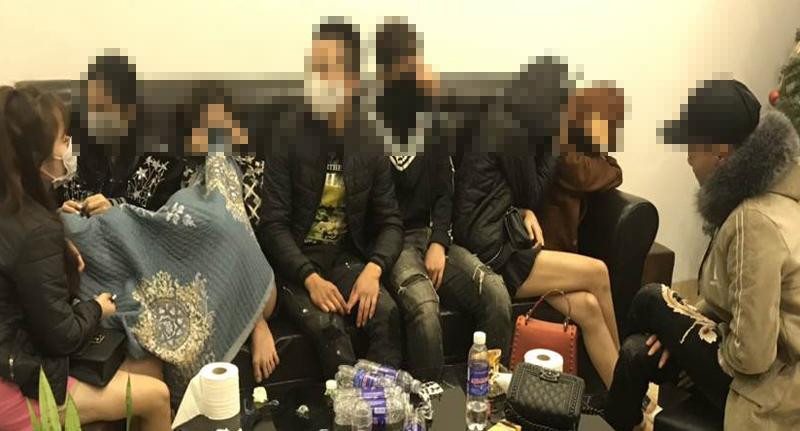 Nhóm đối tượng trong nhà nghỉ dương tính với ma túy Nhóm đối tượng trong nhà nghỉ dương tính với ma túy