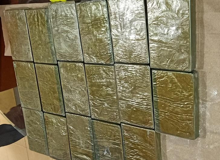 Tang vật 20 bánh heroin có trọng lượng 6kg CAH Mê Linh phát hiện, bắt giữ