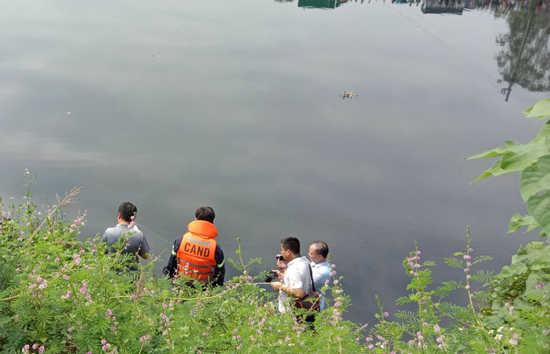 Cơ quan CSĐT dựng lại hiện trường vụ án tại sông Nhuệ Cơ quan CSĐT dựng lại hiện trường vụ án tại sông Nhuệ