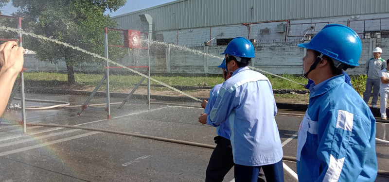 Các đội tham gia nội dung thi phun nước tiêu điểm