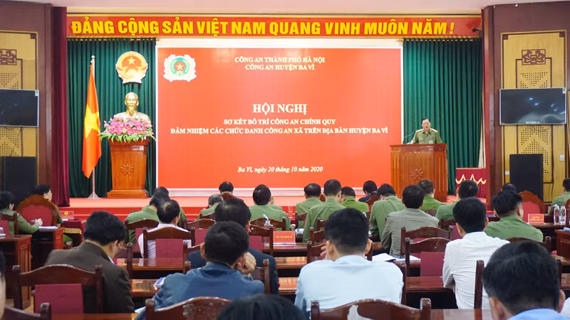 Thực hiện Đề án số 03 của Giám đốc CATP Hà Nội về việc bố trí Công an chính quy đảm nhiệm chức danh Công an xã trên địa bàn, CAH Ba Vì đã triển khai 30/30 xã có lực lượng Công an chính quy